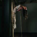 Shibari complet – model feminin legat frontal.